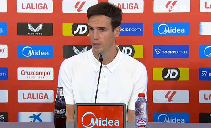 Íñigo Pérez analiza la derrota, las numerosas tarjetas y la expulsión de Unai López