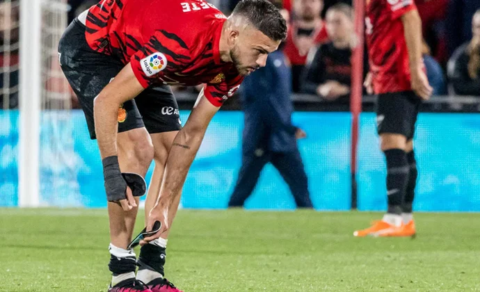 Copete cae lesionado del tobillo y se pierde el partido contra el Valencia