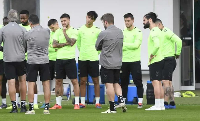 Isco inicia su incorporación progresiva al grupo