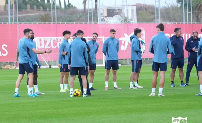 El Sevilla retoma los entrenamientos con Idumbo evolucionando positivamente