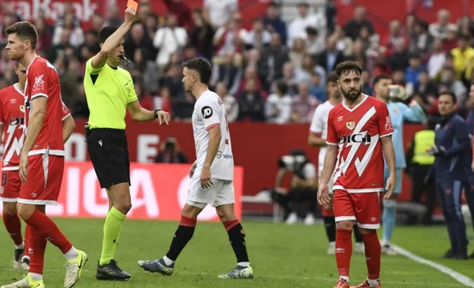 Unai López se expone a una sanción de dos partidos por su expulsión en Sevilla