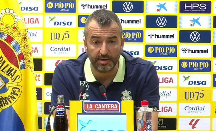 Diego Martínez habla de Januzaj, Álex Muñoz, Pejiño, Sinkgraven, Pedri, los apercibidos y el Barcelona