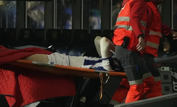 Las pruebas a Aritz confirman un fuerte esguince que le dejará fuera lo que resta de año