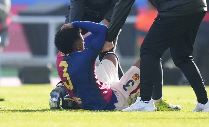 Balde es sustituido tras sufrir un choque con Sandro