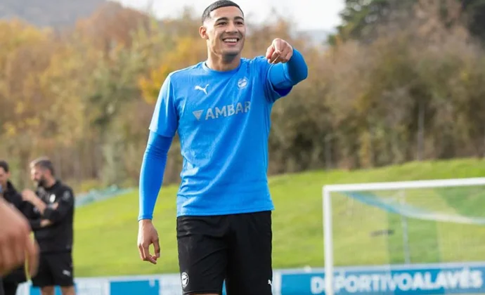 El Alavés prepara la Copa con la vuelta de Benavídez al grupo