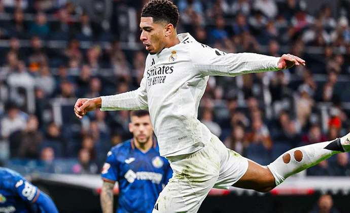 Bellingham, sustituido en el descanso por una conmoción cerebral