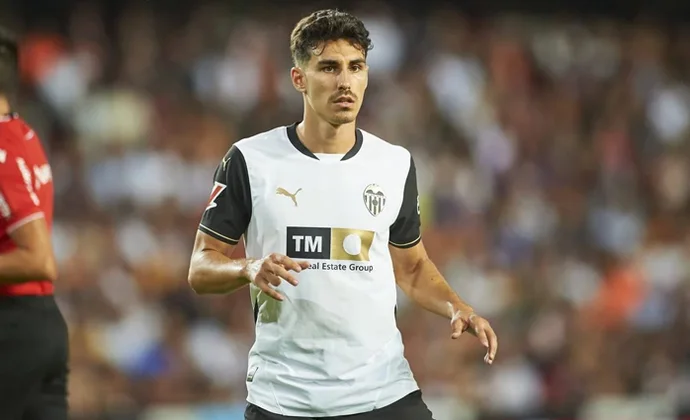 El Valencia declara a André Almeida transferible para poder reforzarse en otras posiciones