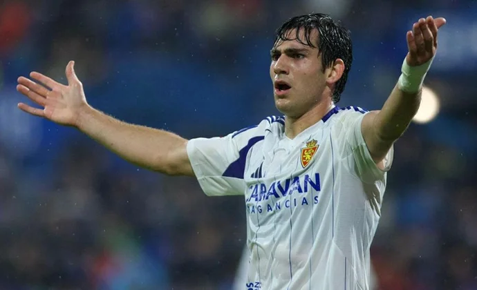 El Getafe presenta una oferta al Real Zaragoza por Iván Azón