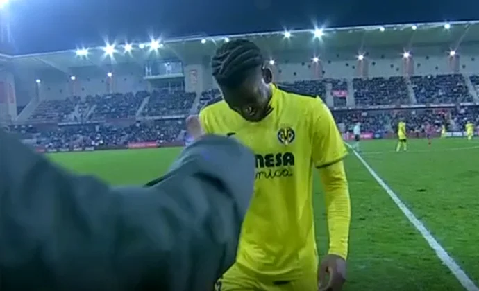 Kambwala se retira con molestias del partido de Copa