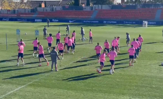 El Atlético de Madrid se ejercita con toda la plantilla al completo, pero pendiente del alta de Lemar