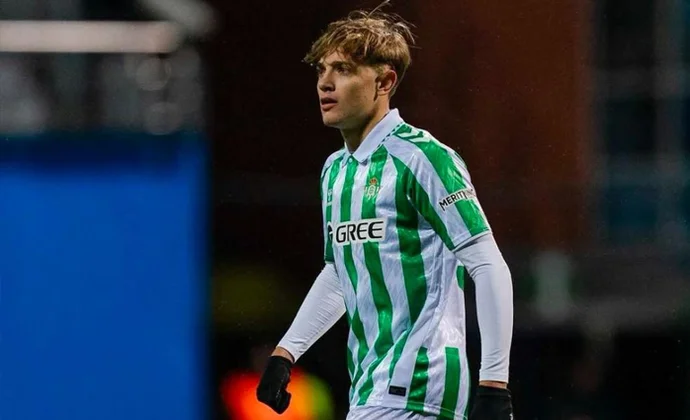 El cambio de Jesús Rodríguez en el descanso se debió a un golpe en el ojo