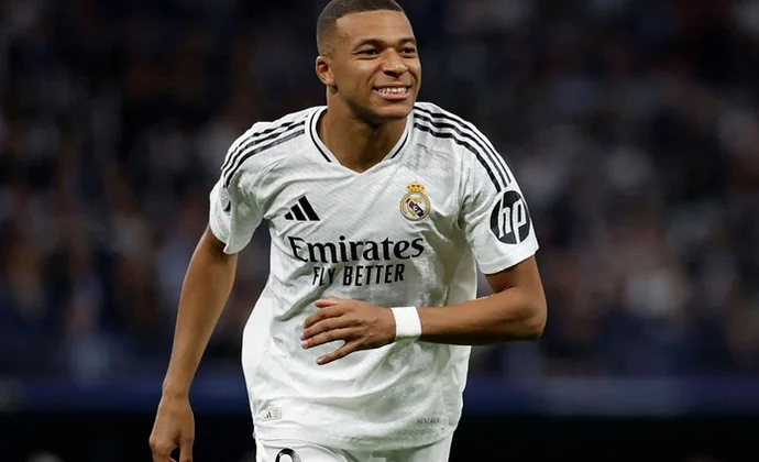 Mbappé se encuentra muy recuperado de sus molestias y el viernes se probará con el grupo