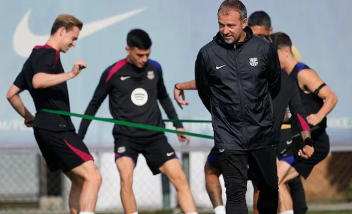 Raphinha se ejercita con total normalidad. Ansu Fati y Christensen hacen una parte