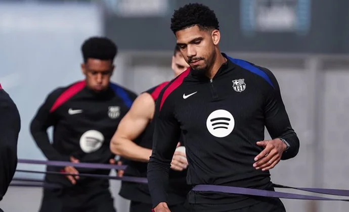 Javier Miguel dice que Cubarsí y Olmo serán los dos jugadores que descansarán mañana