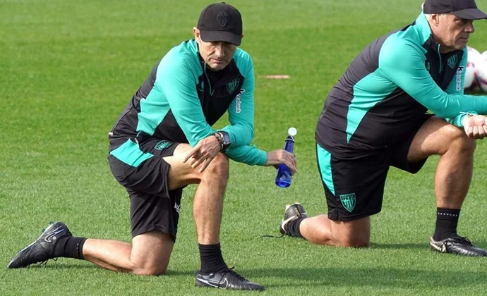 Iñaki Williams y Guruzeta gestionan las cargas al margen este miércoles