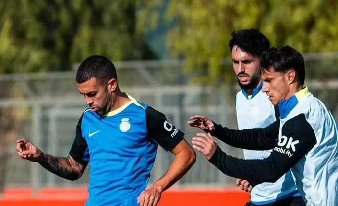 El Mallorca avanza en la semana de trabajo pendiente solo de Lato y Samu