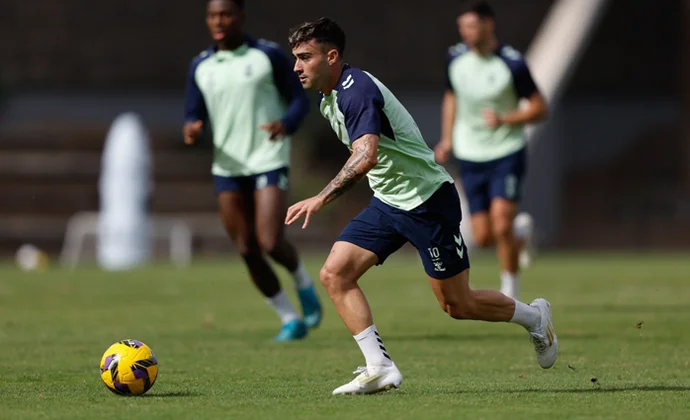 Moleiro se prueba parcialmente con el grupo y no se descarta para el último partido del año