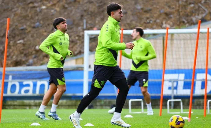 Zakharyan completa otra sesión sin el alta, mientras Aritz y Traoré son las dos únicas bajas