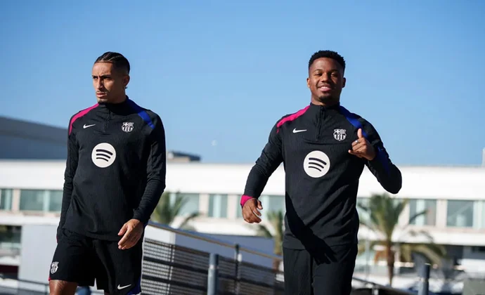 Ansu Fati y Christensen repiten con el grupo y Fort se ejercita al margen