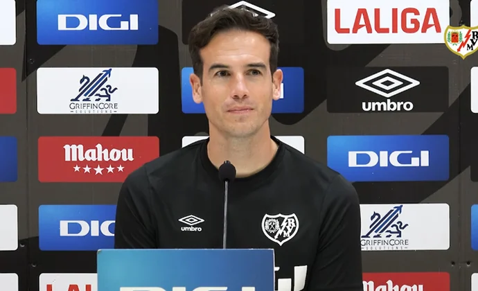 Íñigo Pérez confirma la baja de Montiel, habla de Aridane y el Betis y sigue dando rodeos a RDT y James