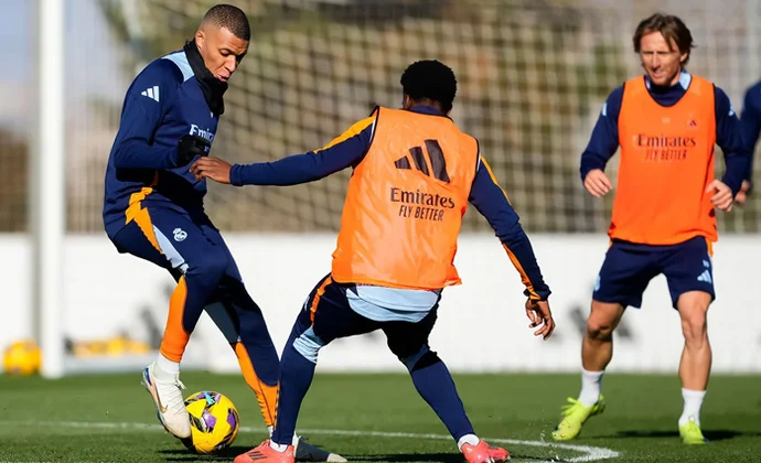 Mendy y los que gestionaron las cargas ayer regresan al grupo