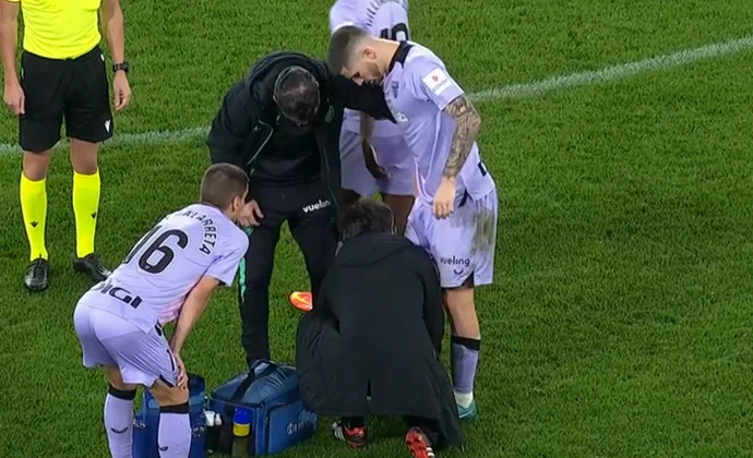 Sancet tuvo que ser sustituido por molestias en el tobillo