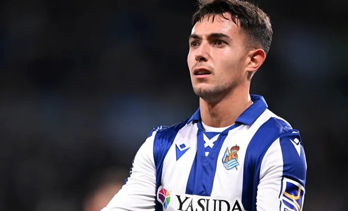 Zubimendi se cae del once y de la convocatoria por problemas lumbares