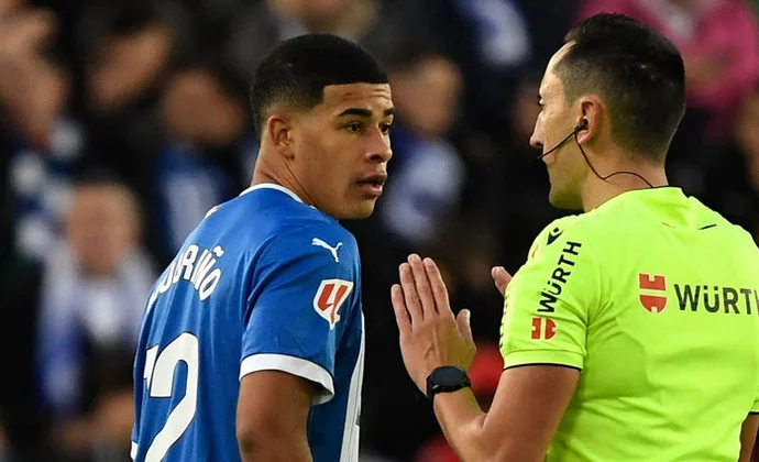 Mouriño se cayó de la convocatoria por molestias