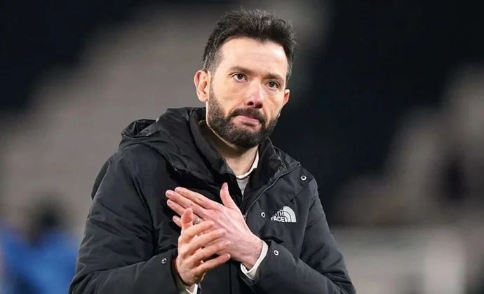 El Valencia inicia contactos con Carlos Corberán