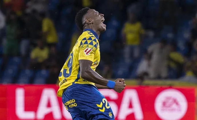 Essugo fue sustituido por una indisposición gastroentestinal y Kirian pidió el cambio por molestias