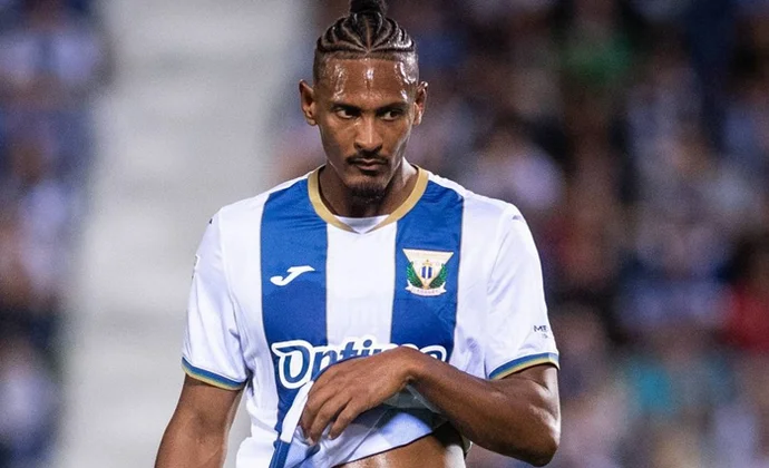 El Leganés inicia contactos con Troyes y B. Dortmund para poner fin a las cesiones de Porozo y Haller