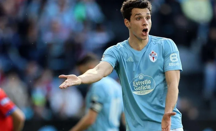 Douvikas solicita salir cedido en enero