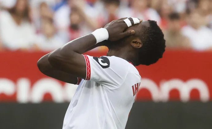 El Sevilla explica las ausencias de Romero e Iheanacho en la sesión de hoy