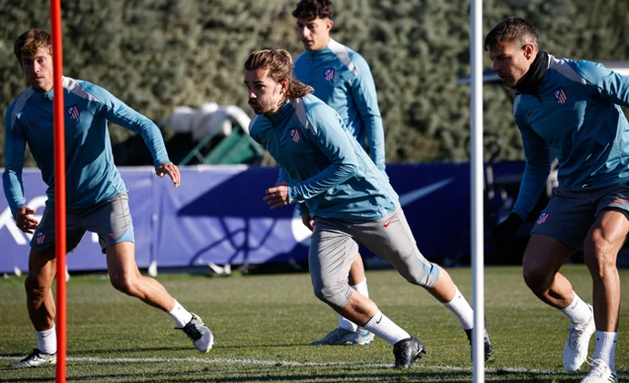 Lenglet vuelve al grupo. Gallagher, Correa, Lemar y Giménez, bajas