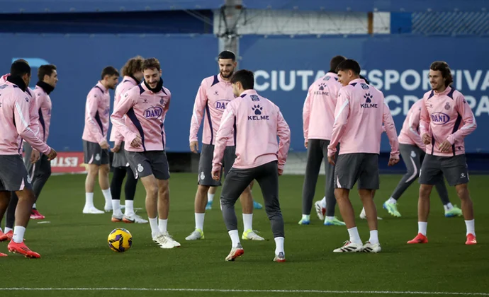 Vuelta al trabajo con Gragera al margen y sin Véliz, con permiso del club