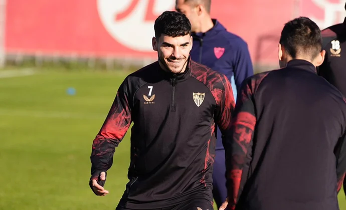 Isaac Romero e Iheanacho se incorporan al grupo este lunes