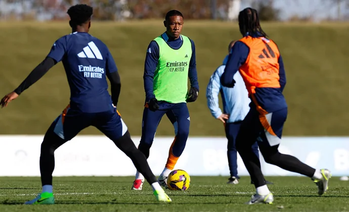 Alaba hace parte de la sesión del martes con el grupo y Rodrygo regresa