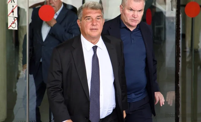 El Barça tiene hasta las 00:00h para inscribir a Olmo y Pau Víctor