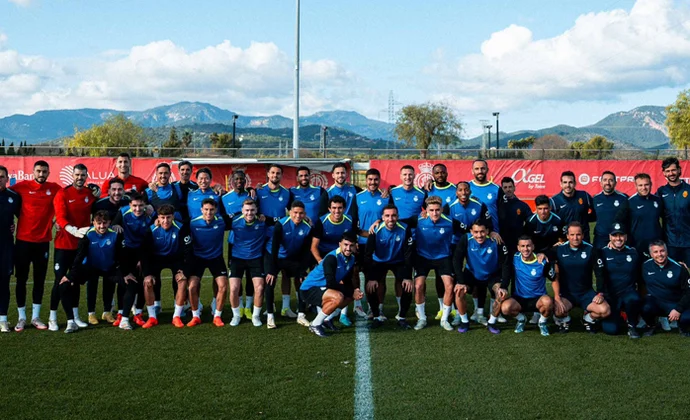 Samu Costa, baja en el primer entrenamiento del año del Mallorca