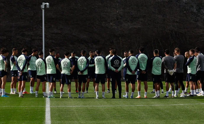 Viti Rozada y Essugo siguen fuera de la dinámica grupal