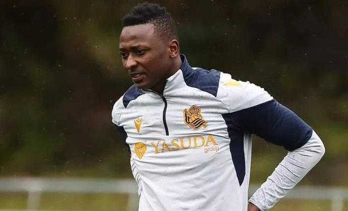 Sadiq ya está en Valencia y mañana pasará examen médico en la rodilla