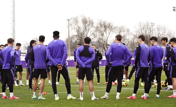 Latasa vuelve al grupo y completa la sesión y Sylla ya pisa césped