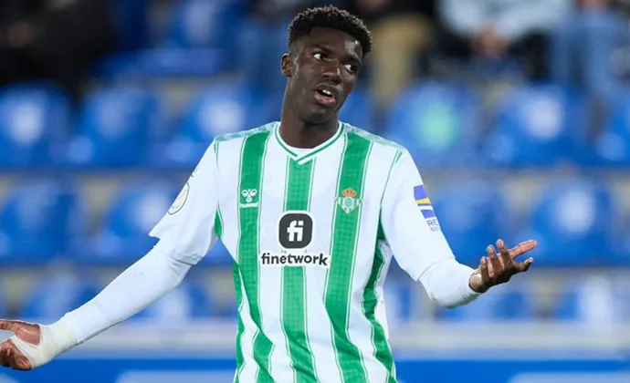 El traspaso de Assane Diao al Como, pendiente del porcentaje de una futura venta