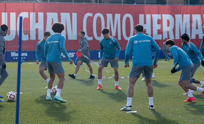 Oblak gestiona las cargas, Giménez sigue al margen y Simeone termina de probar su once de Copa