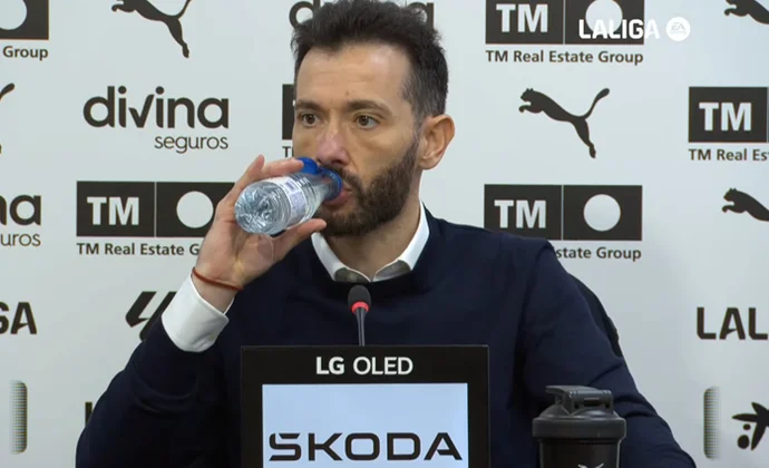 Corberán analiza la derrota, protege a Guillamón y habla de Dimitrievski