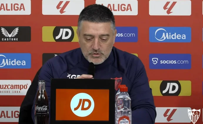 Pimienta, sobre Gudelj, Barco, Iheanacho, Vargas, Söw, Kike Salas, Juanlu, la portería, el mercado y el Almería