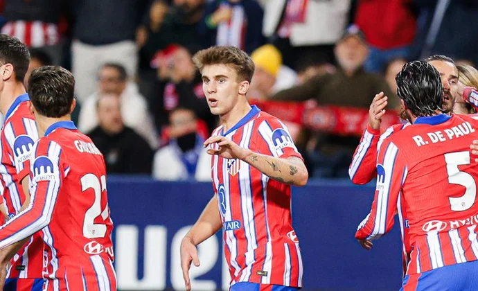 Pablo Barrios fue sustituido por un golpe en el tobillo sin importancia