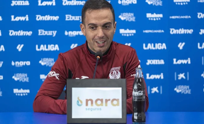 Borja Jiménez, sobre Óscar, Tapia, Haller, Raba, Juan Cruz, el once de Copa y el Cartagena