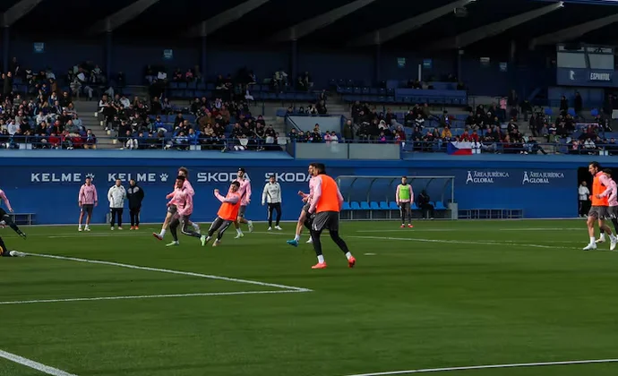 Sesión a puertas abiertas sin Pablo Ramón, Gragera ni Pol Lozano, Unuvar y con Romero retirándose antes