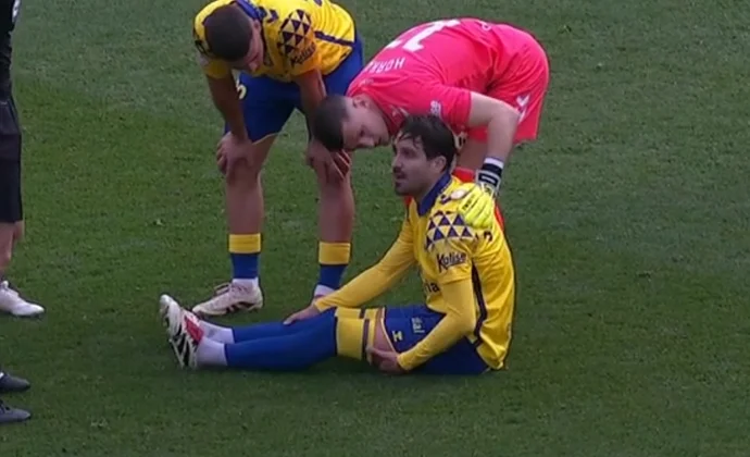 Campaña se retiró lesionado de los isquiotibiales durante el partido contra el Elche